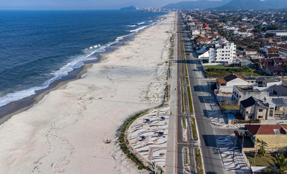 Foto aérea da nova orla de Matinhos