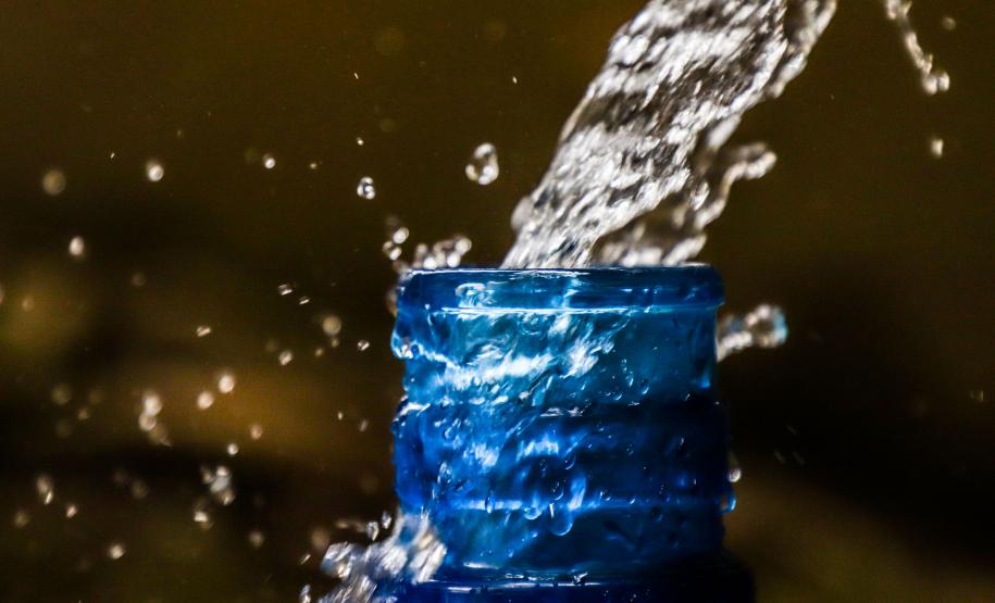 STILL ÁGUA JORRANTE