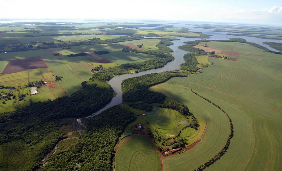 PAISAGEM SOB VISTA AÉREA