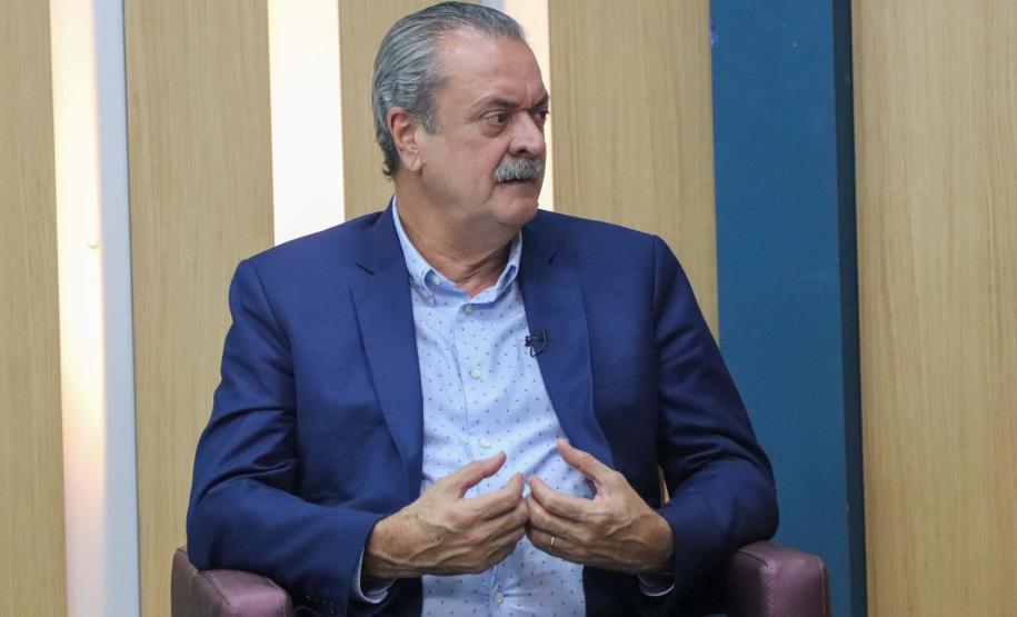 SECRETÁRIO EM PLANO MÉDIO