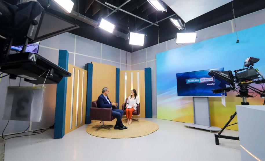 SECRETÁRIO EM ENTREVISTA