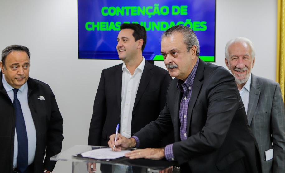 CERIMÔNIA DE ASSINATURA