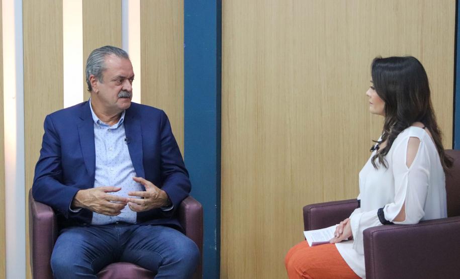 SECRETÁRIO EM ENTREVISTA