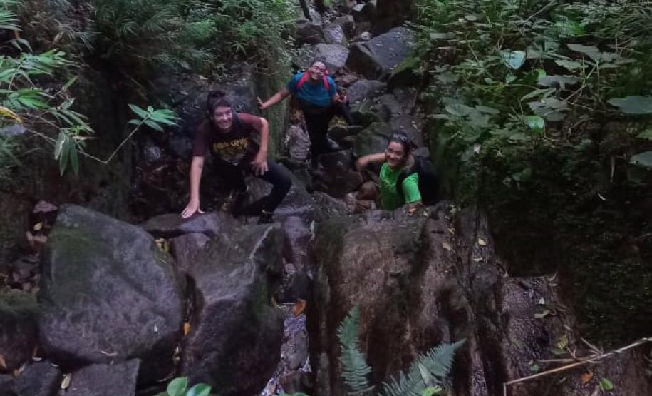 CENAS DE CONTATO COM A NATUREZA