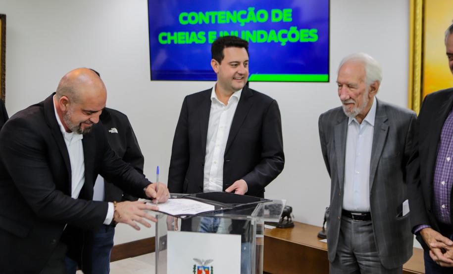 CERIMÔNIA DE ASSINATURA