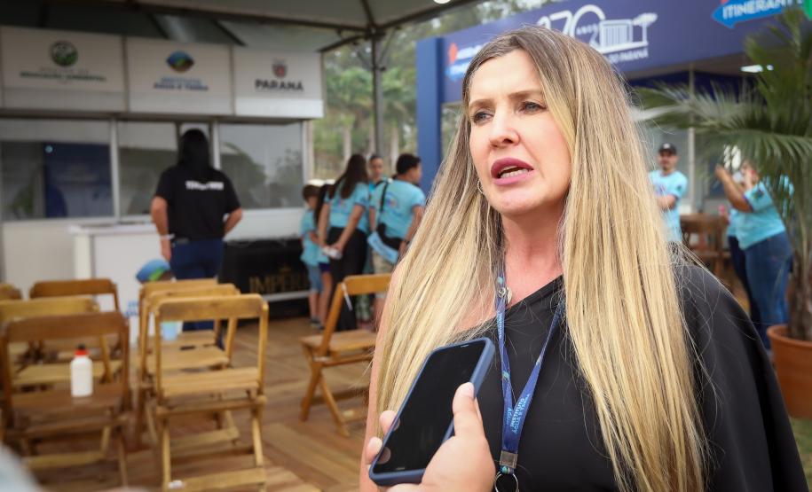 SERVIDORA DO IAT DANDO ENTREVISTA