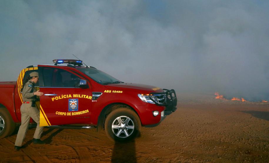 BOMBEIROS, QUEIMADAS E VEÍCULOS OFICIAIS