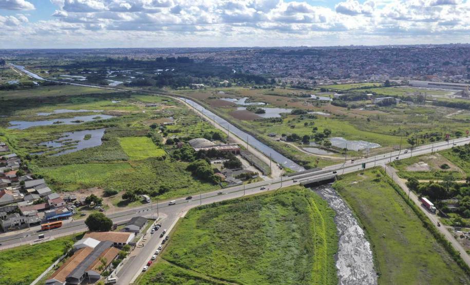 Foto aérea de bacia hidrográfica