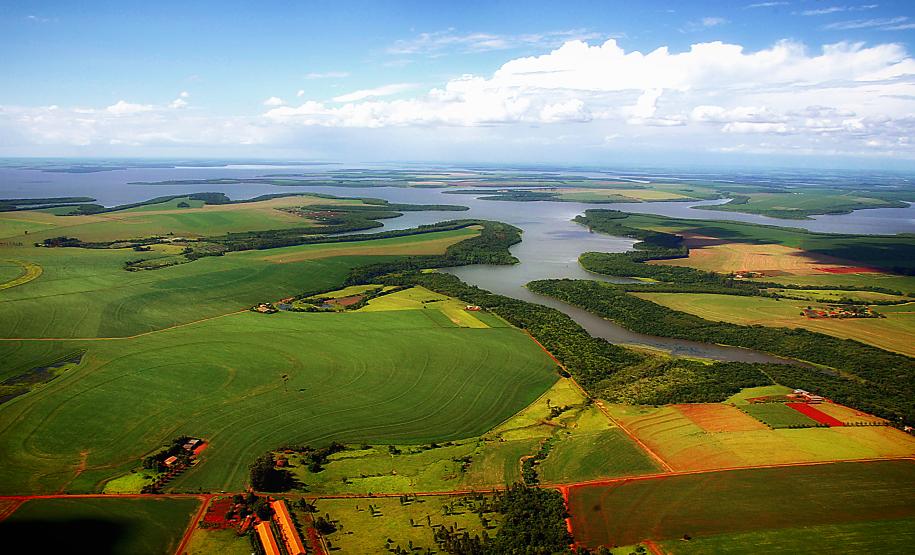 Foto aérea de bacia hidrográfica