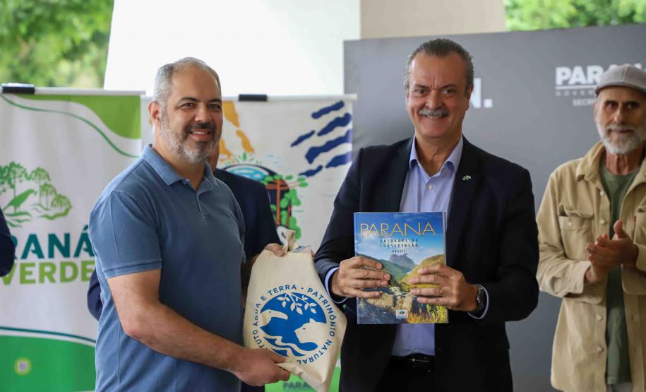 MON se transforma na casa da "muda 10 milhões" do programa Paraná Mais Verde