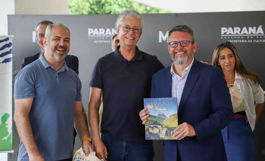 MON se transforma na casa da "muda 10 milhões" do programa Paraná Mais Verde