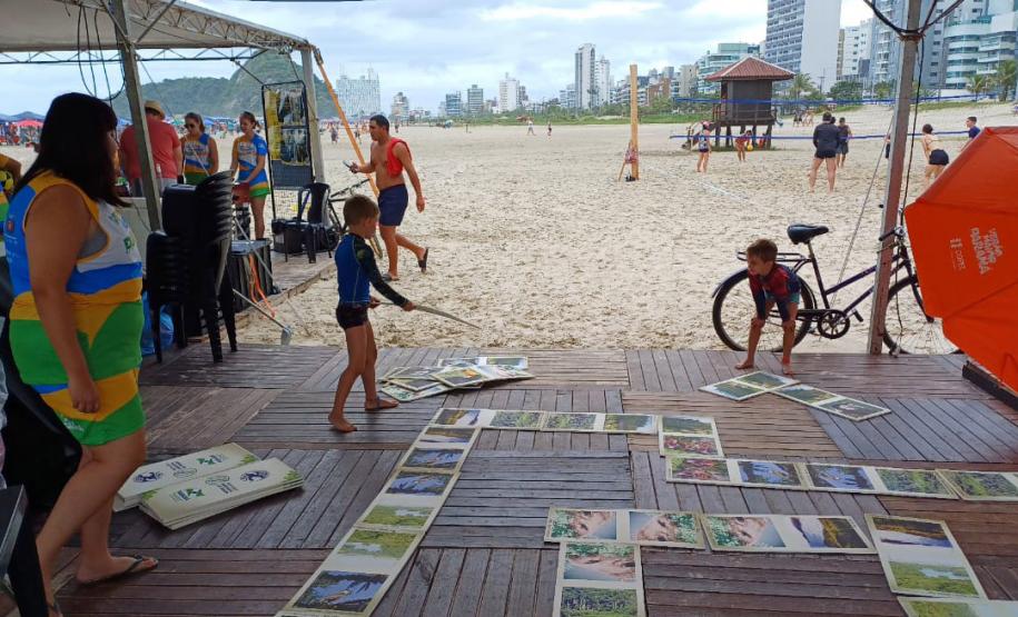 Ações de educação ambiental impactaram mais de 1,6 mil pessoas até o momento durante o Verão Maior Paraná.