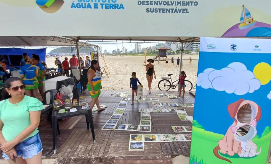 Ações de educação ambiental impactaram mais de 1,6 mil pessoas até o momento durante o Verão Maior Paraná.