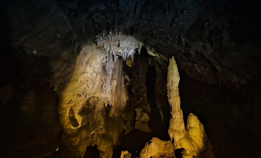 Foto de gruta em parque