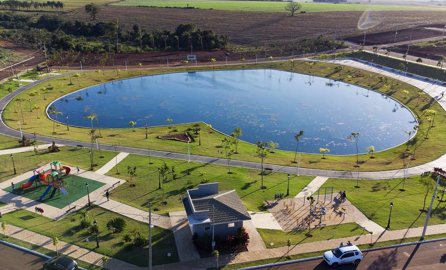 Foto de lago de parque urbano de campina da lagoa