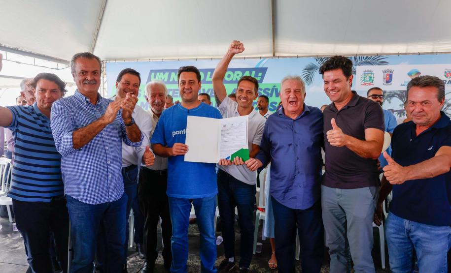 Foto do governador em evento de anúncio