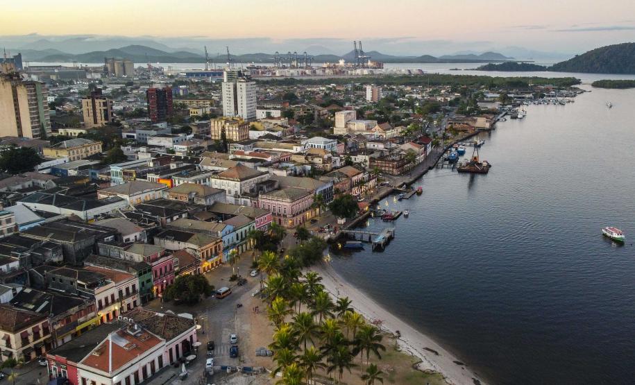 Foto aérea de Paranaguá