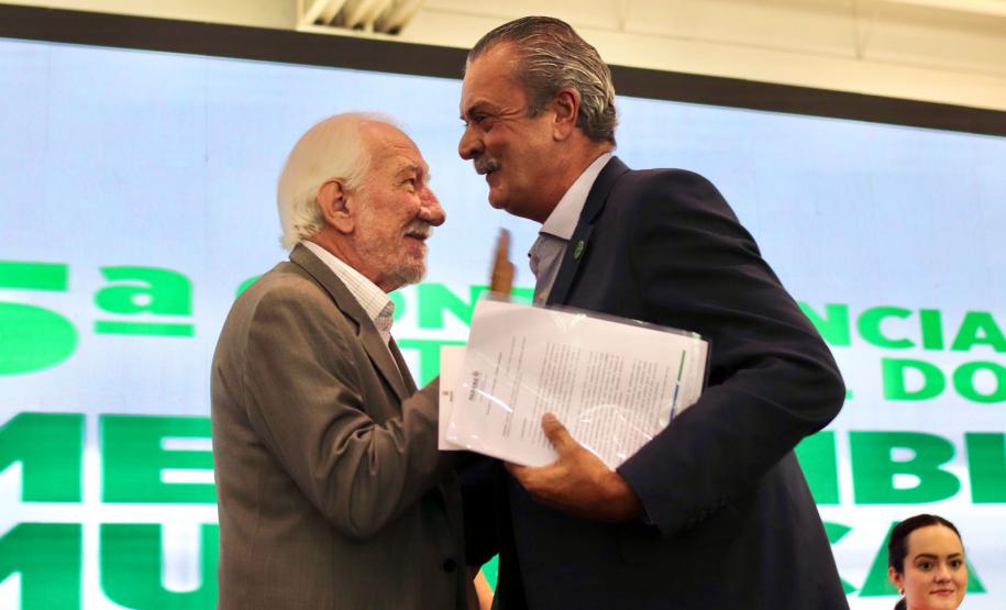 Foto de cerimonial da conferência