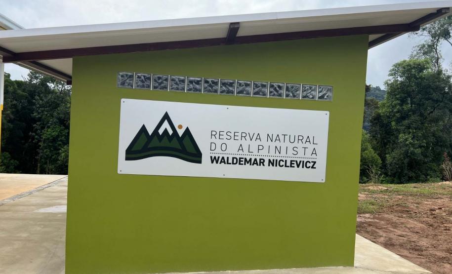 Foto de cerimônia de inauguração da área de preservação