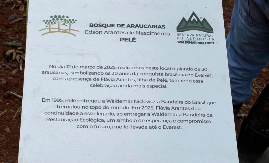 Foto de cerimônia de inauguração da área de preservação