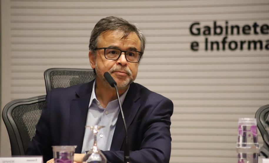 Foto de autoridades durante reunião