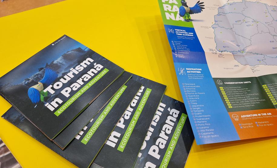 Foto de estande do Governo do paraná na exposição