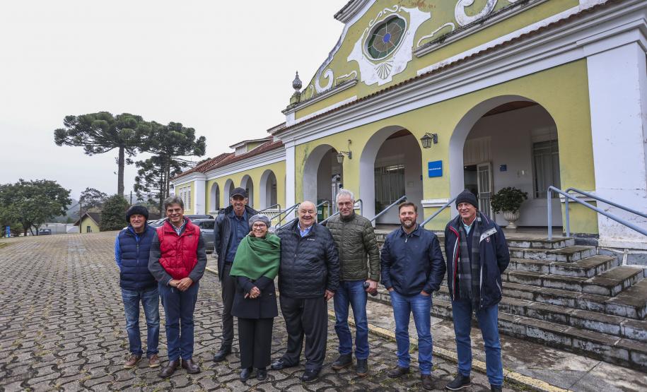 Foto do secretário em visita
