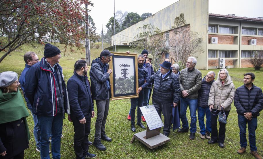 Foto do secretário em visita