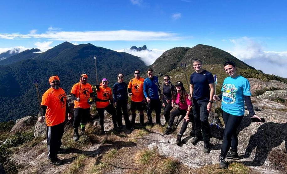 Foto de voluntários durante mutirão