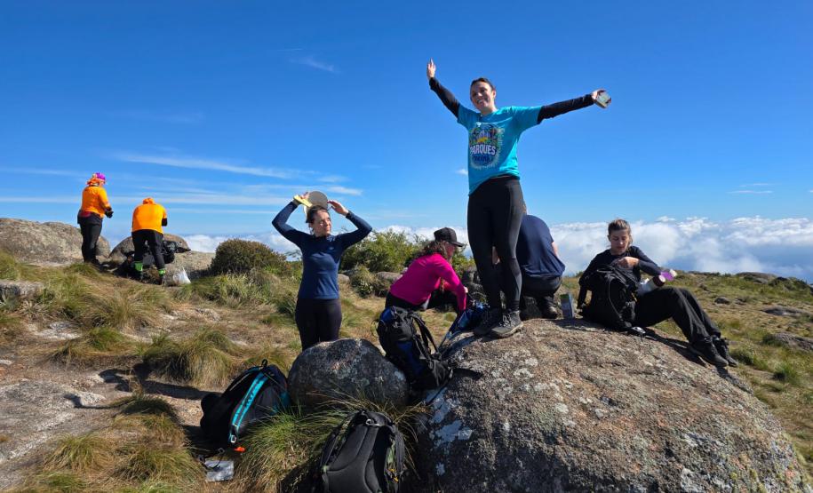 Foto de voluntários durante mutirão