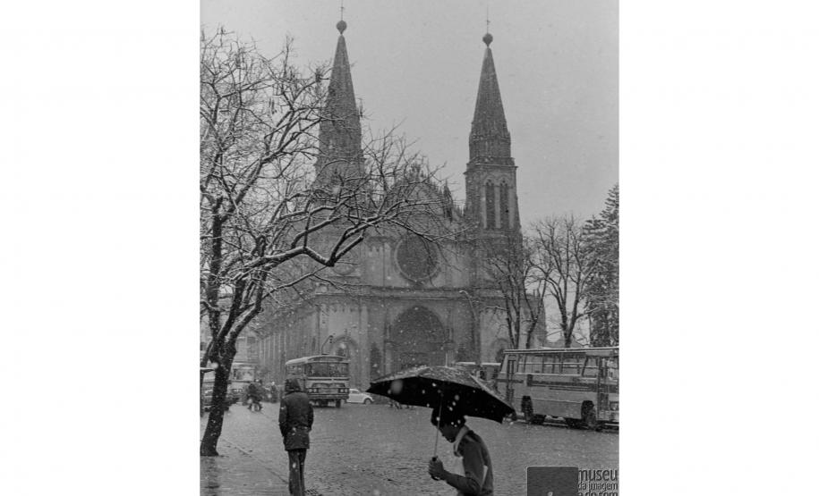 Foto de neve na cidade de Curitiba