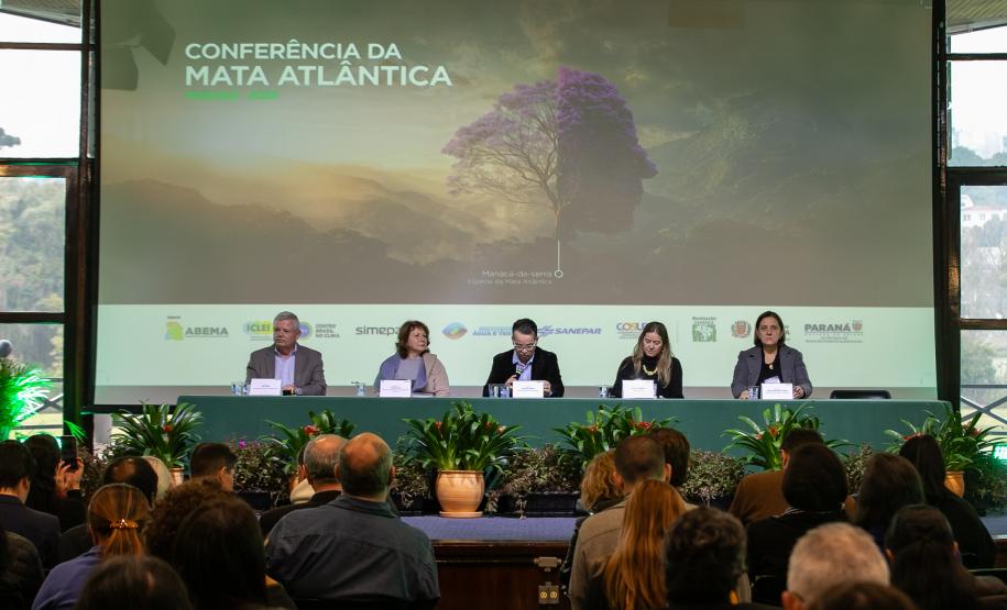Foto de painel da Conferência da Mata Atlântica