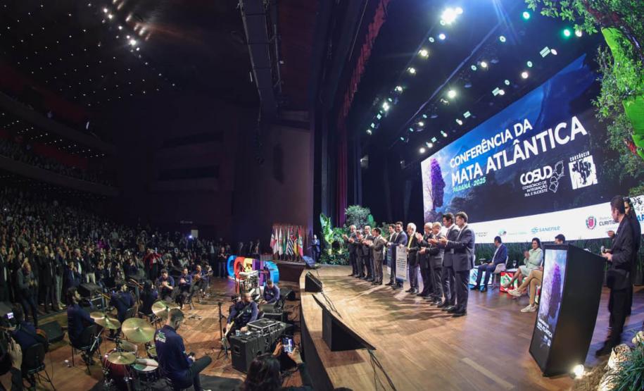 Foto de cerimônia de abertura da Conferência da Mata Atlântica