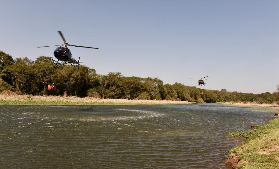 Foto de operação de queimada controlada no parque do Cerrado