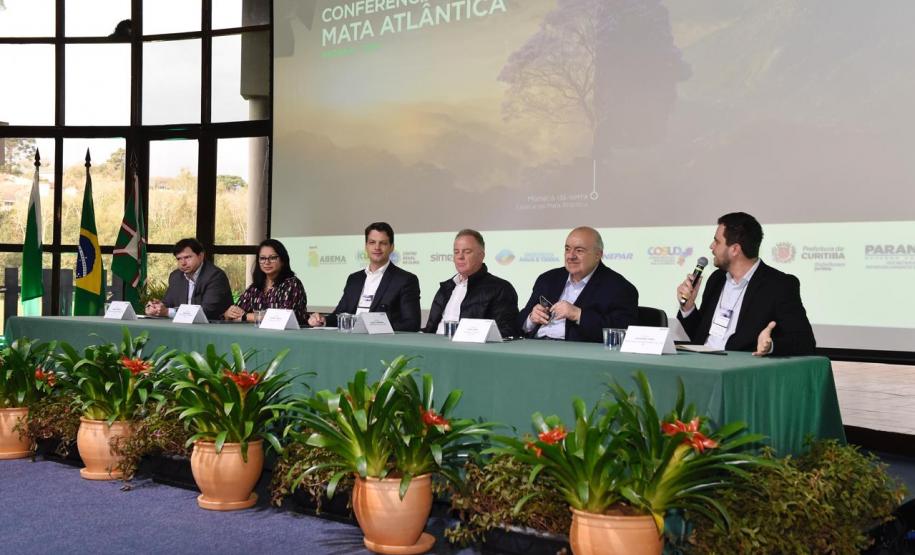 Foto de painel da Conferência da Mata Atlântica