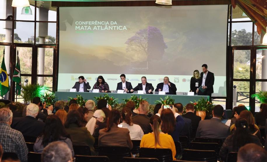 Foto de painel da Conferência da Mata Atlântica