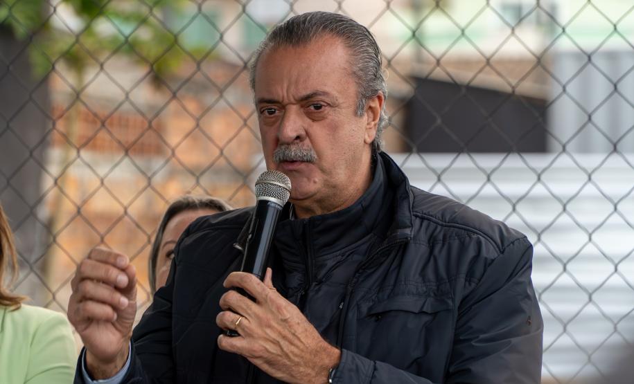 Foto de autoridades durante cerimônia da nova orla de Pontal