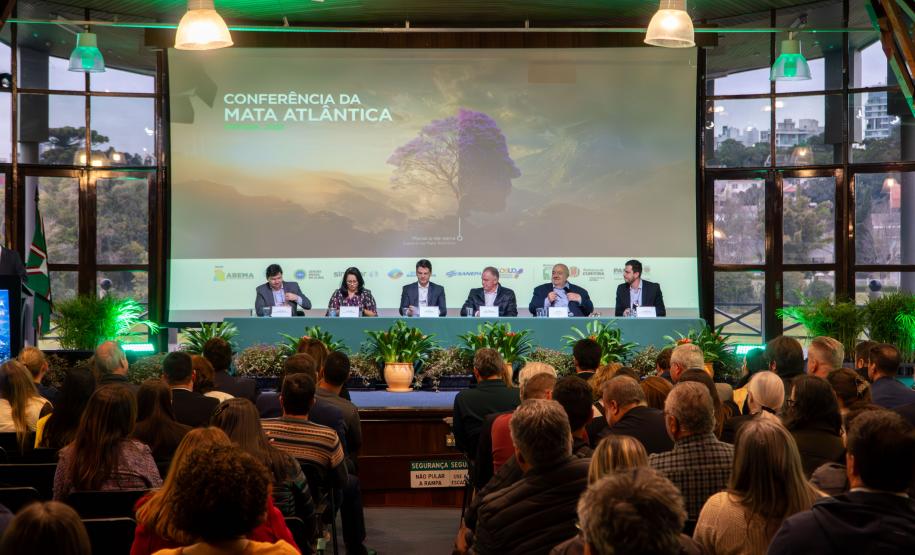Foto de painel da Conferência da Mata Atlântica
