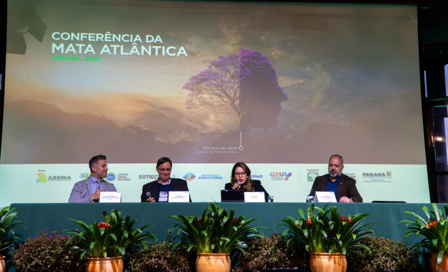 Foto de painel da Conferência da Mata Atlântica