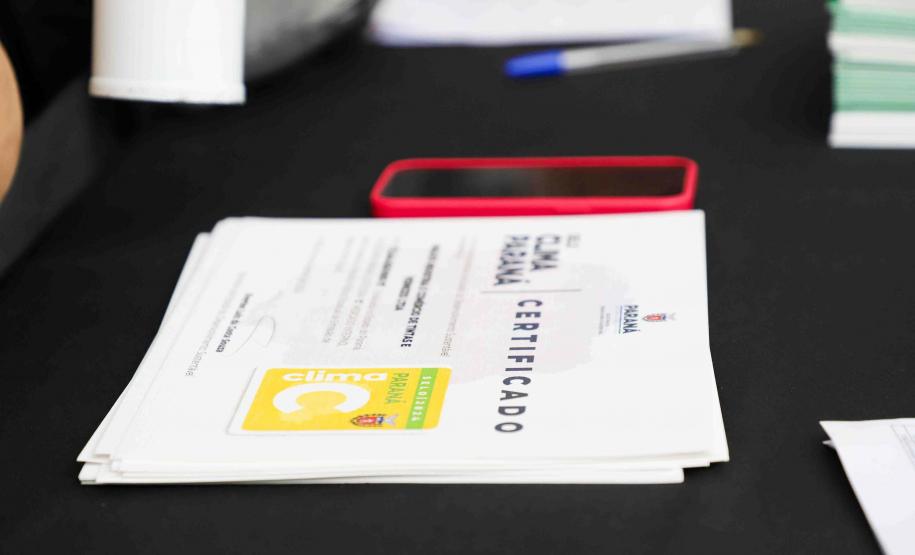 Foto de certificado do Selo Clima Paraná