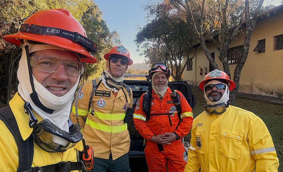 Dia do Voluntário: programas do IAT reúnem 1.594 pessoas em prol da preservação ambiental