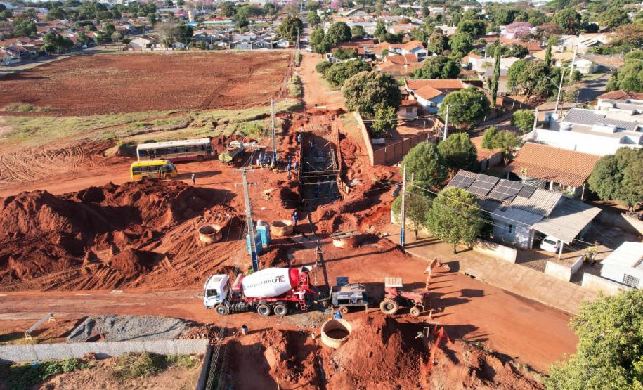 Foto de obras de contenção de erosão em Loanda