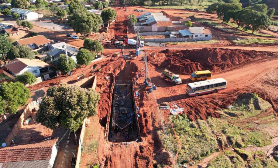 Foto de obras de contenção de erosão em Loanda