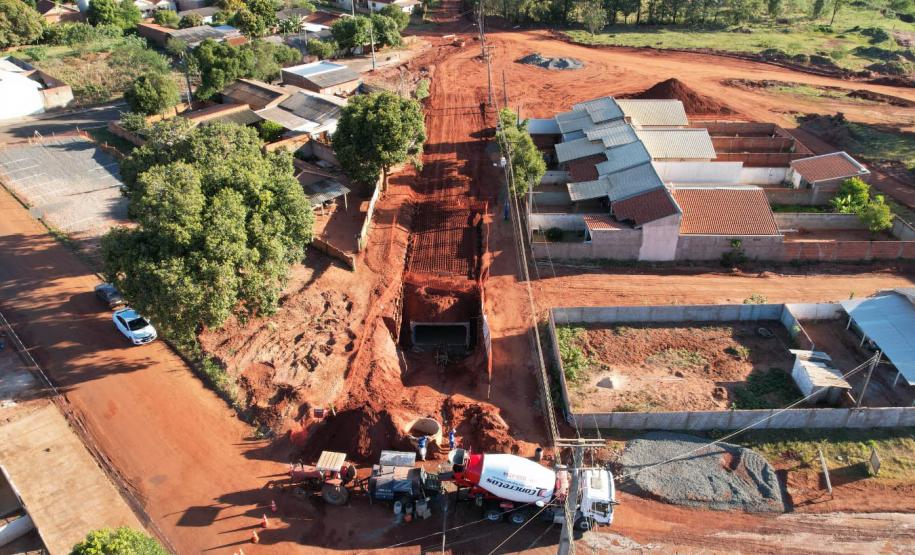 Foto de obras de contenção de erosão em Loanda