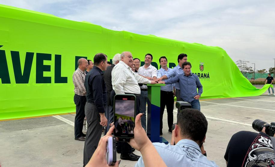 Foto de cerimônia de inauguraçãov