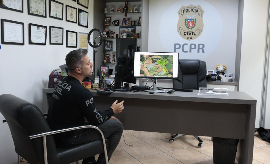 Foto de coletiva de imprensa na Polícia Civil