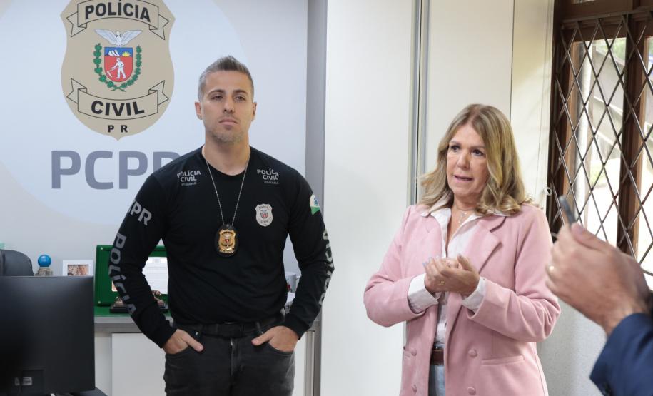 Foto de coletiva de imprensa na Polícia Civil