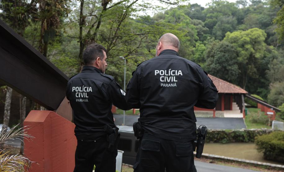 Foto de coletiva de imprensa na Polícia Civil