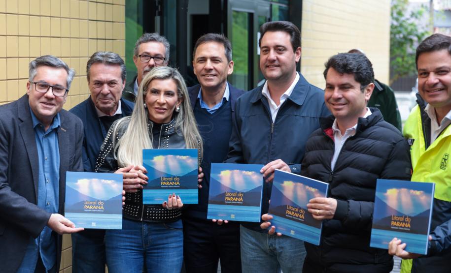 Regularização: governador entrega títulos de propriedade para 224 imóveis no Litoral