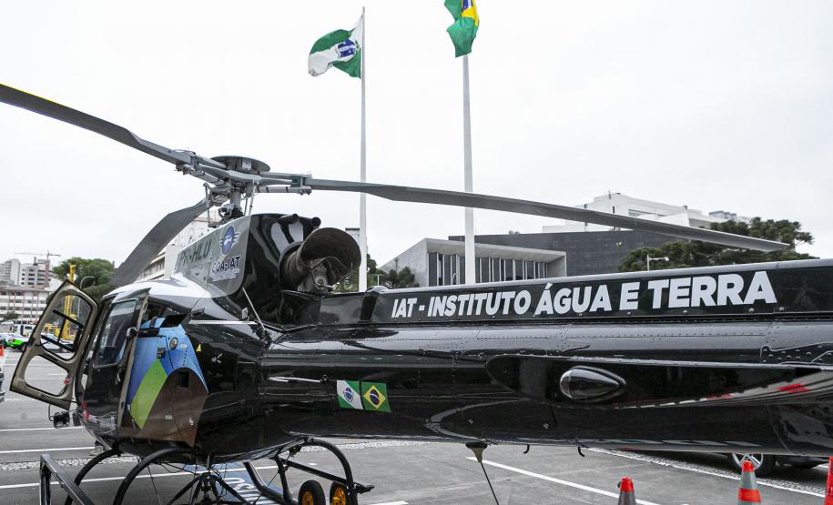 Foto de helicóptero entregue ao IAT
